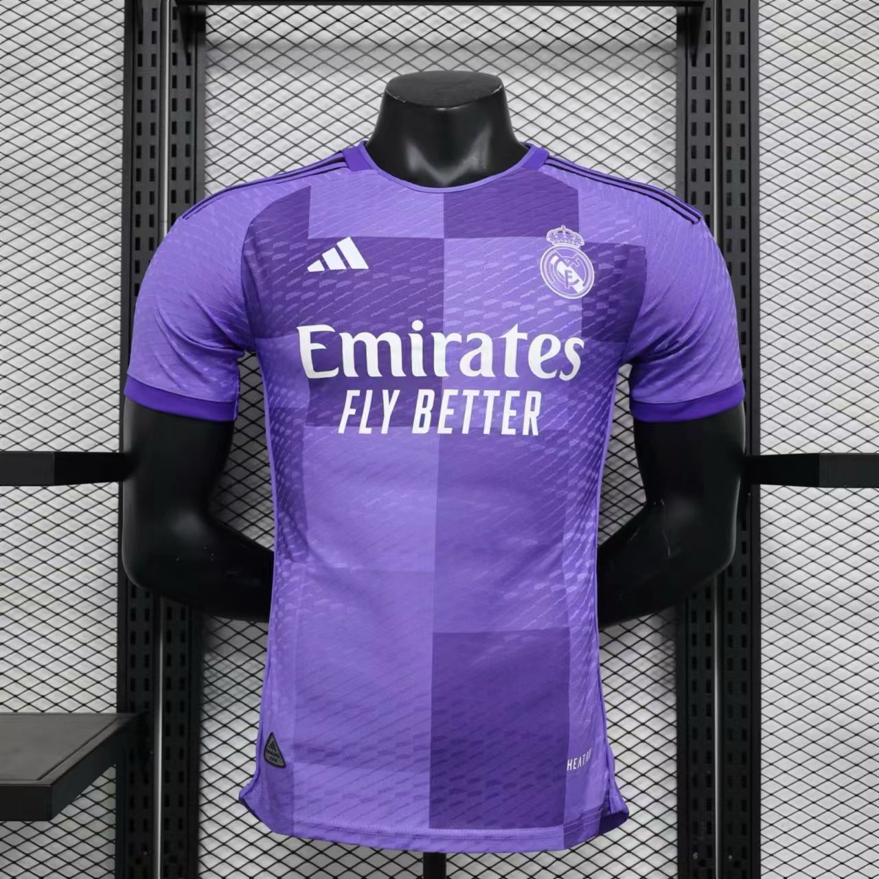 CAMISETA REAL MADRID EDICIÓN LIMITADA MORADA 24/25 HOMBRE (VERSIÓN JUGADOR)